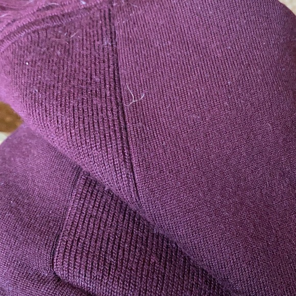 J Crew Heavy 100% Merino Wool Sweater burgundy w/gold zippers - Picture 10 of 10